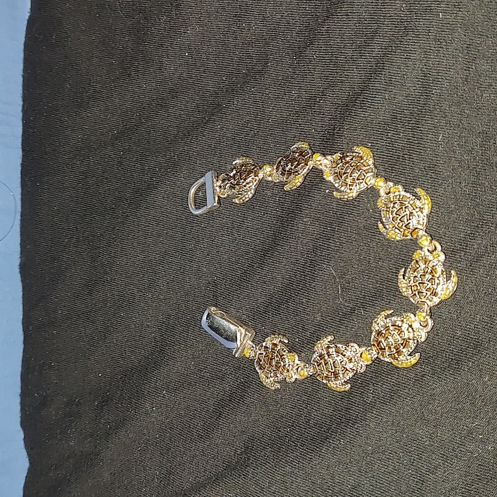 Magnetic latch 7 1/2" Sea Turtle bracelet